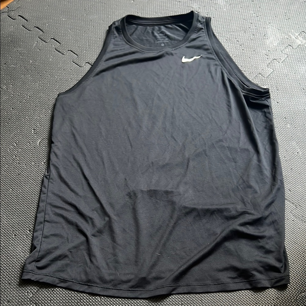 Nike women’s  Black Athletic Tank Top